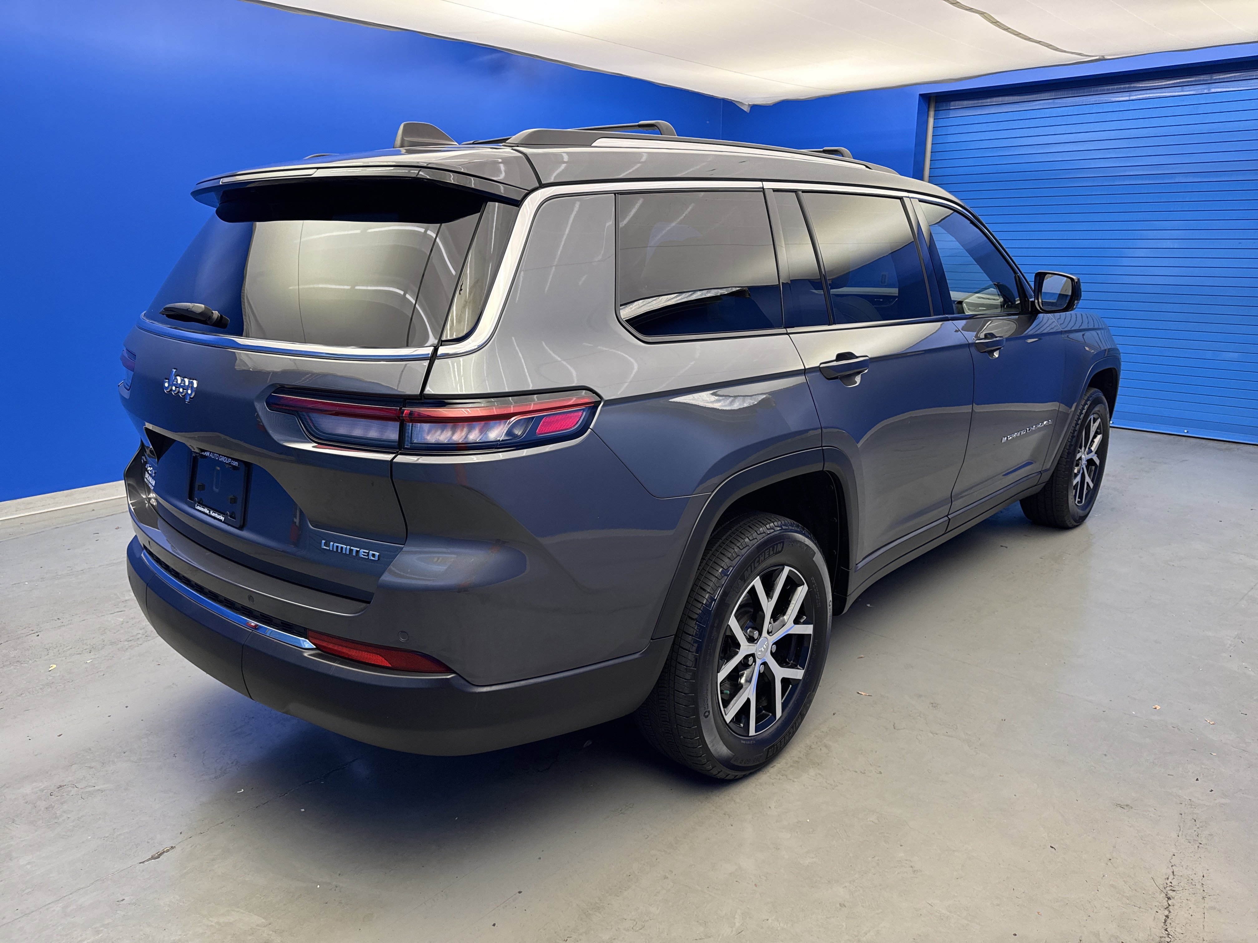 Used 2023 Jeep Grand Cherokee L Limited image 7