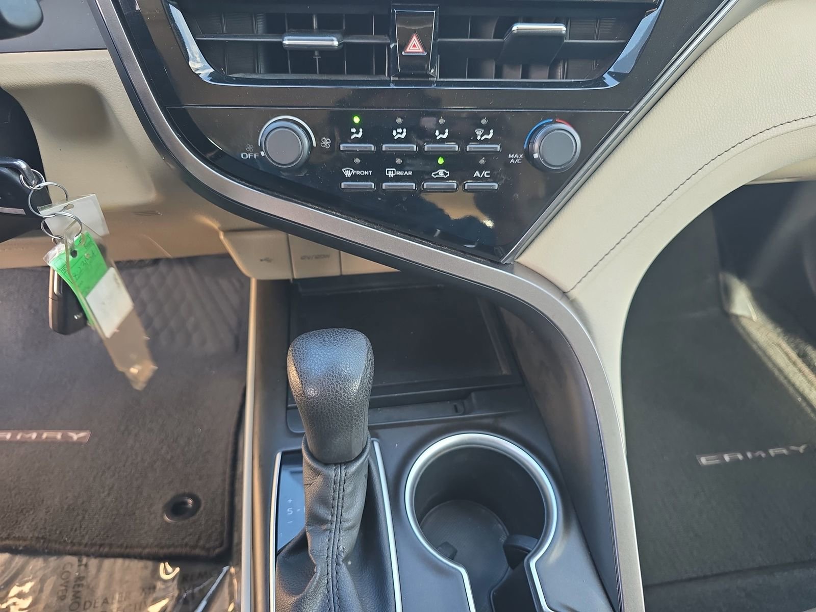 Used 2021 Toyota Camry LE image 28