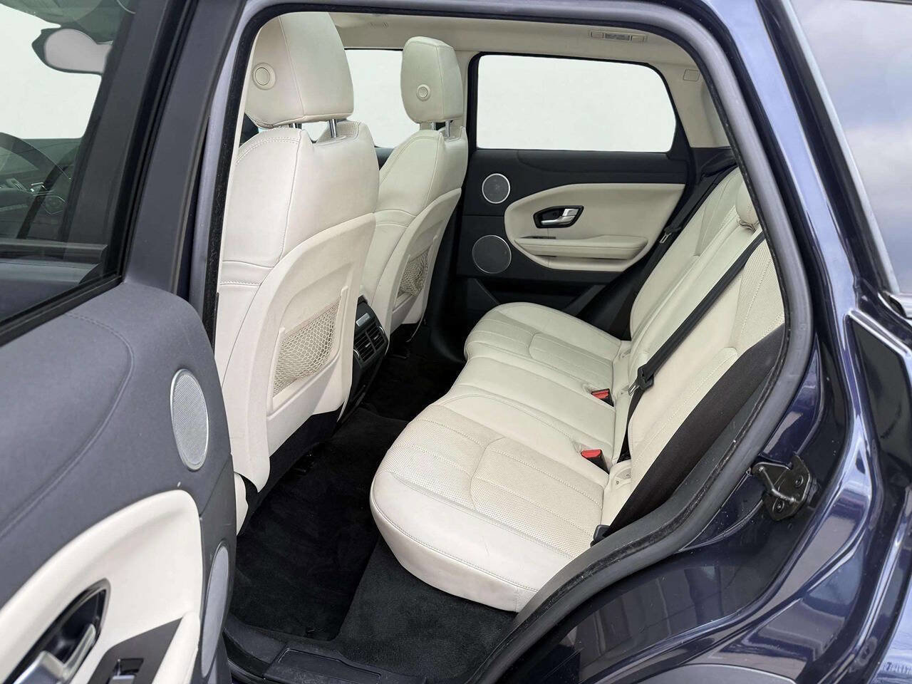 Used 2018 Land Rover Range Rover Evoque HSE image 11