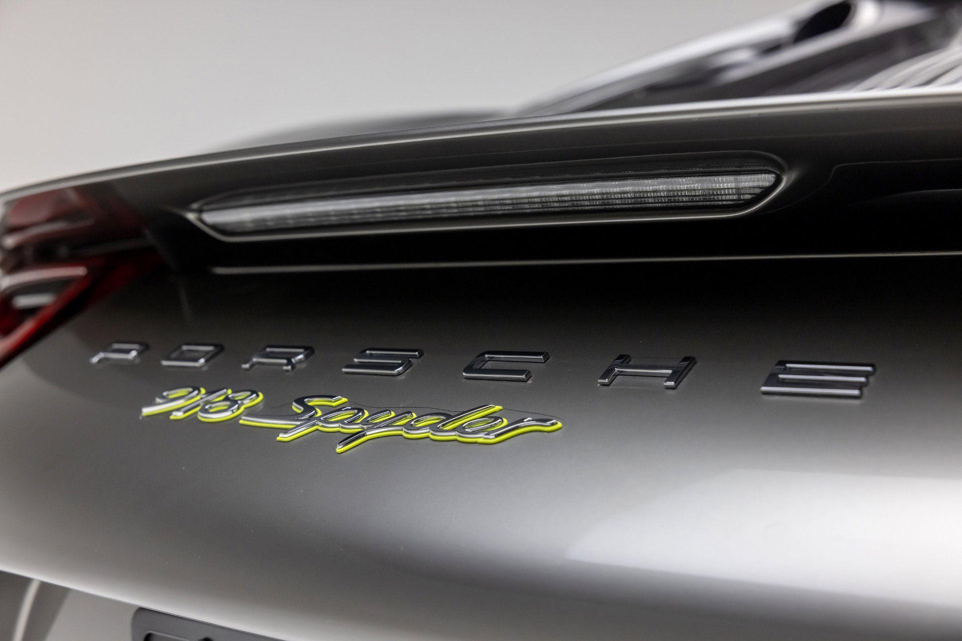 Used 2015 Porsche 918 Spyder AWD/4WD image 15