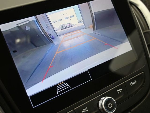 Used 2025 Chevrolet Malibu LS FWD image 32