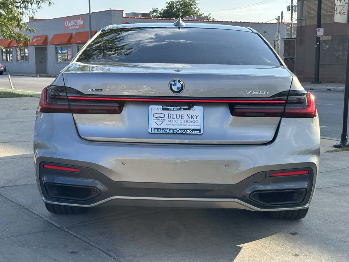 Used 2022 BMW 750i xDrive w/ Luxury Rear Seating Package AWD/4WD image 6