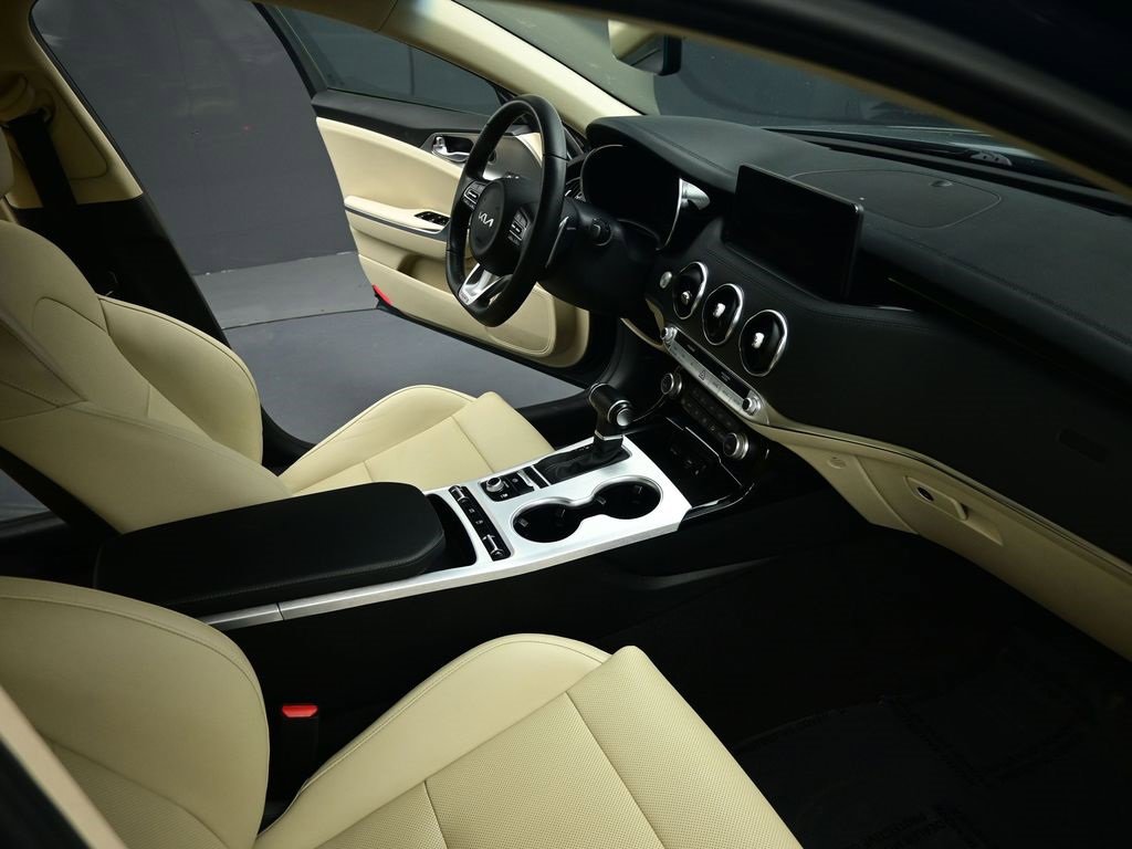 Certified 2022 Kia Stinger GT1 image 26