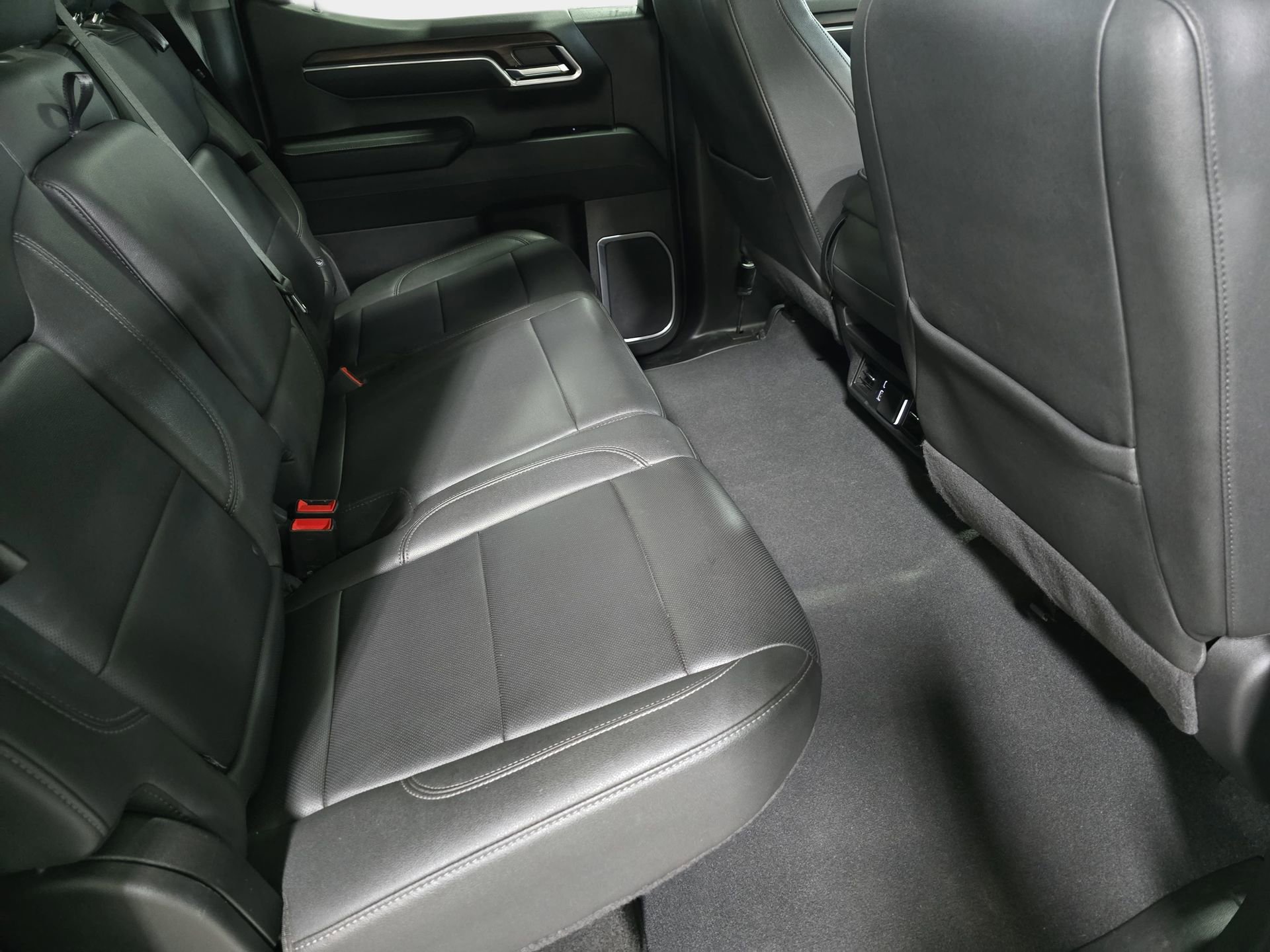 Used 2024 GMC Sierra 1500 SLT AWD/4WD image 11