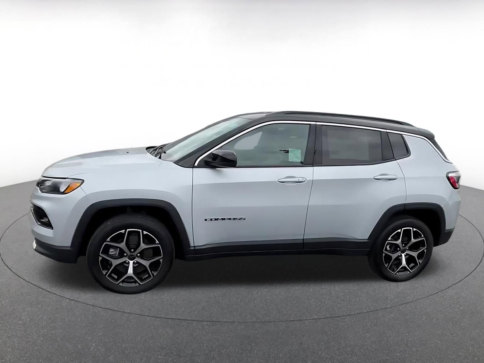Used 2025 Jeep Compass Limited AWD/4WD image 8