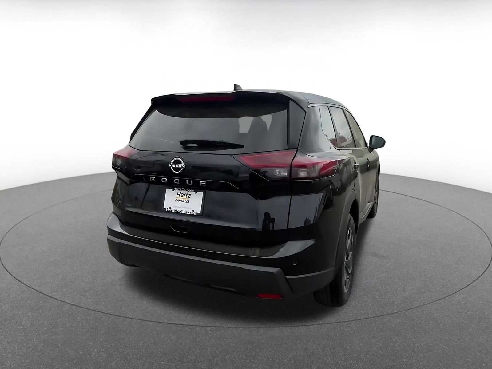 Used 2025 Nissan Rogue SV image 14