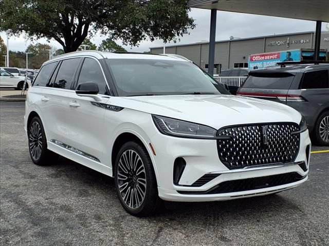 New 2025 Lincoln Aviator Black Label AWD/4WD image 3