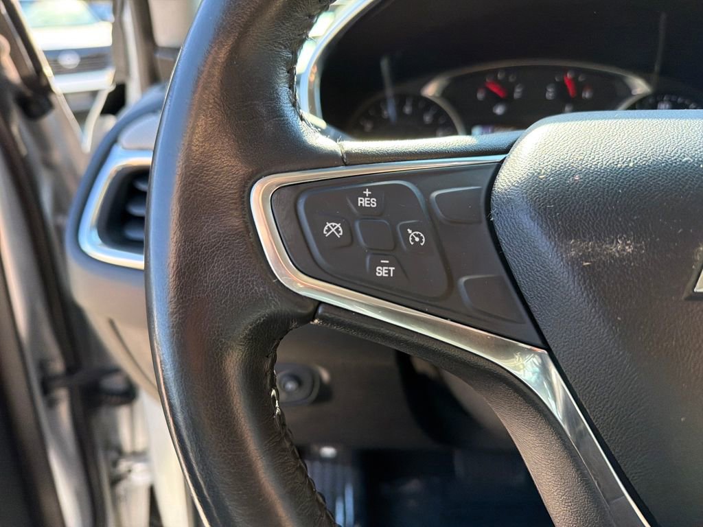 Used 2018 Chevrolet Equinox Premier image 21