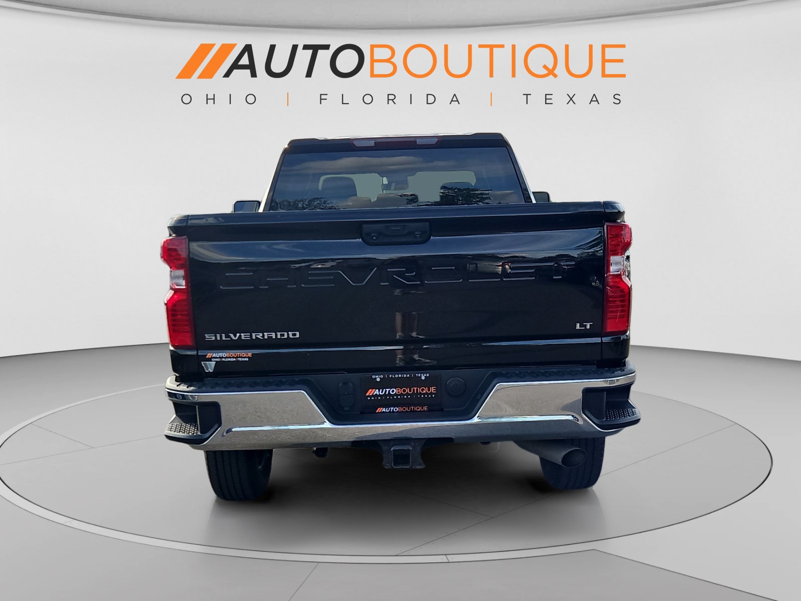 Used 2024 Chevrolet Silverado 2500 LT w/ Convenience Package AWD/4WD image 4
