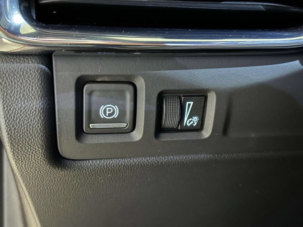 Used 2023 Cadillac XT4 Sport AWD/4WD image 23