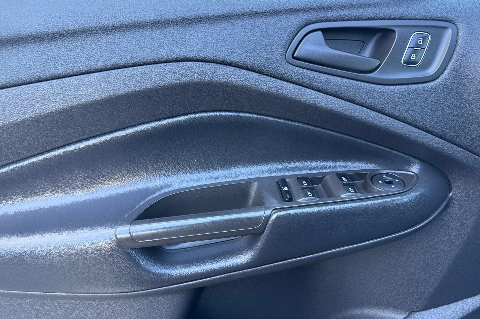 Used 2019 Ford Escape S FWD image 11