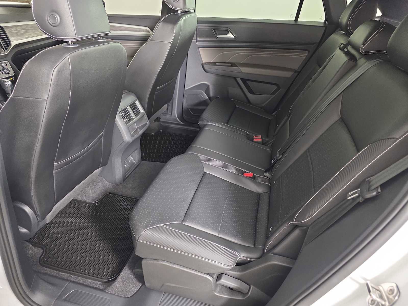 Used 2023 Volkswagen Atlas Cross Sport SE w/ Panoramic Sunroof Package image 27