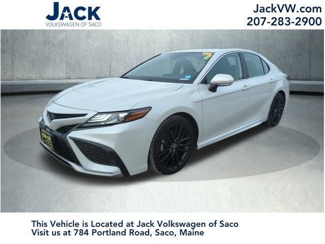 Used 2022 Toyota Camry XSE image 1