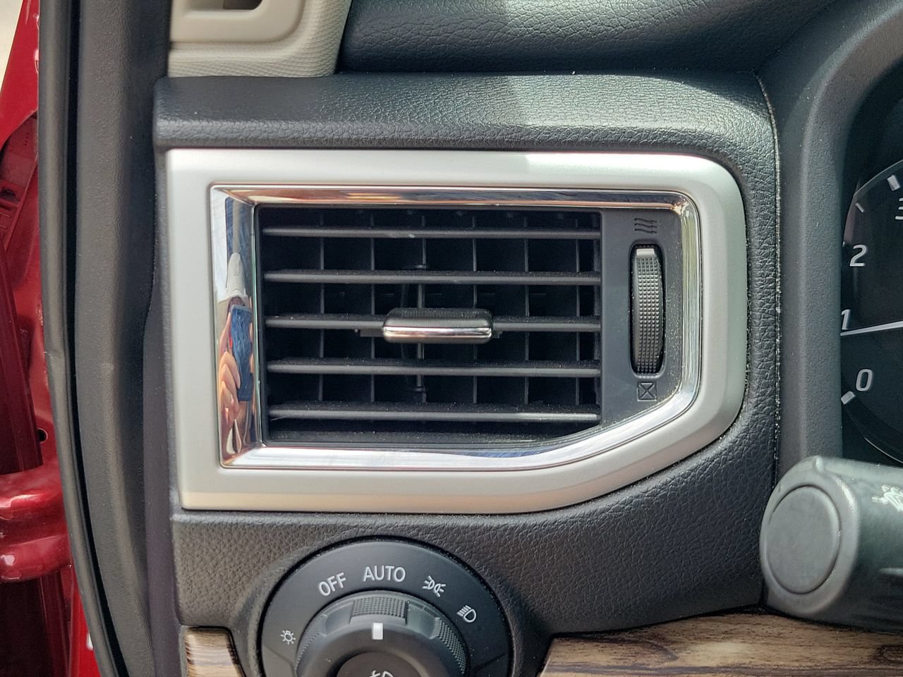 Used 2021 Nissan Titan SL AWD/4WD image 30