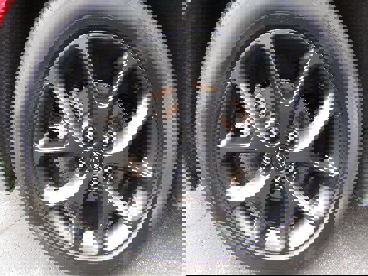 Used 2025 Chrysler Pacifica Limited image 32