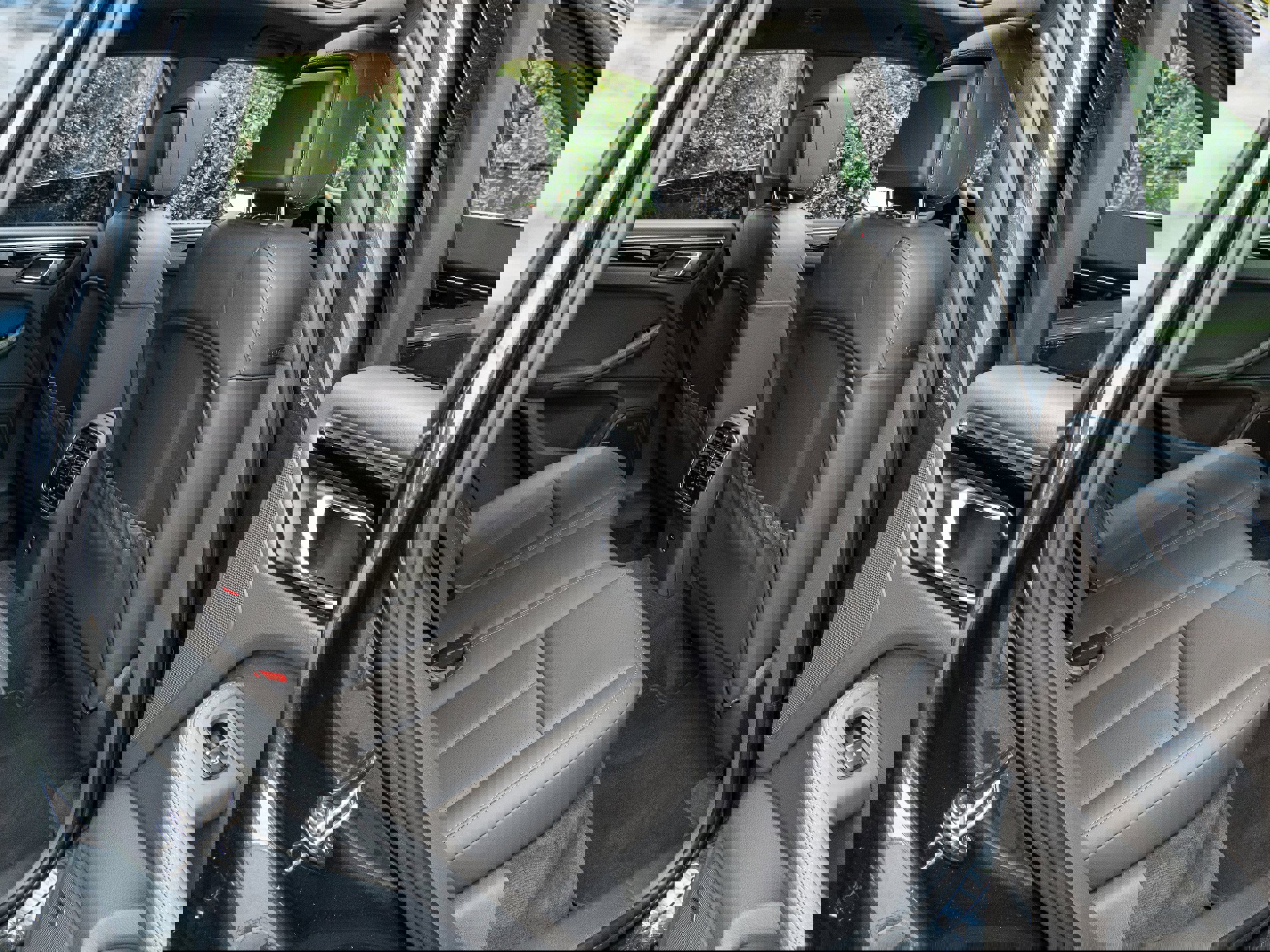 Used 2024 Porsche Macan image 39