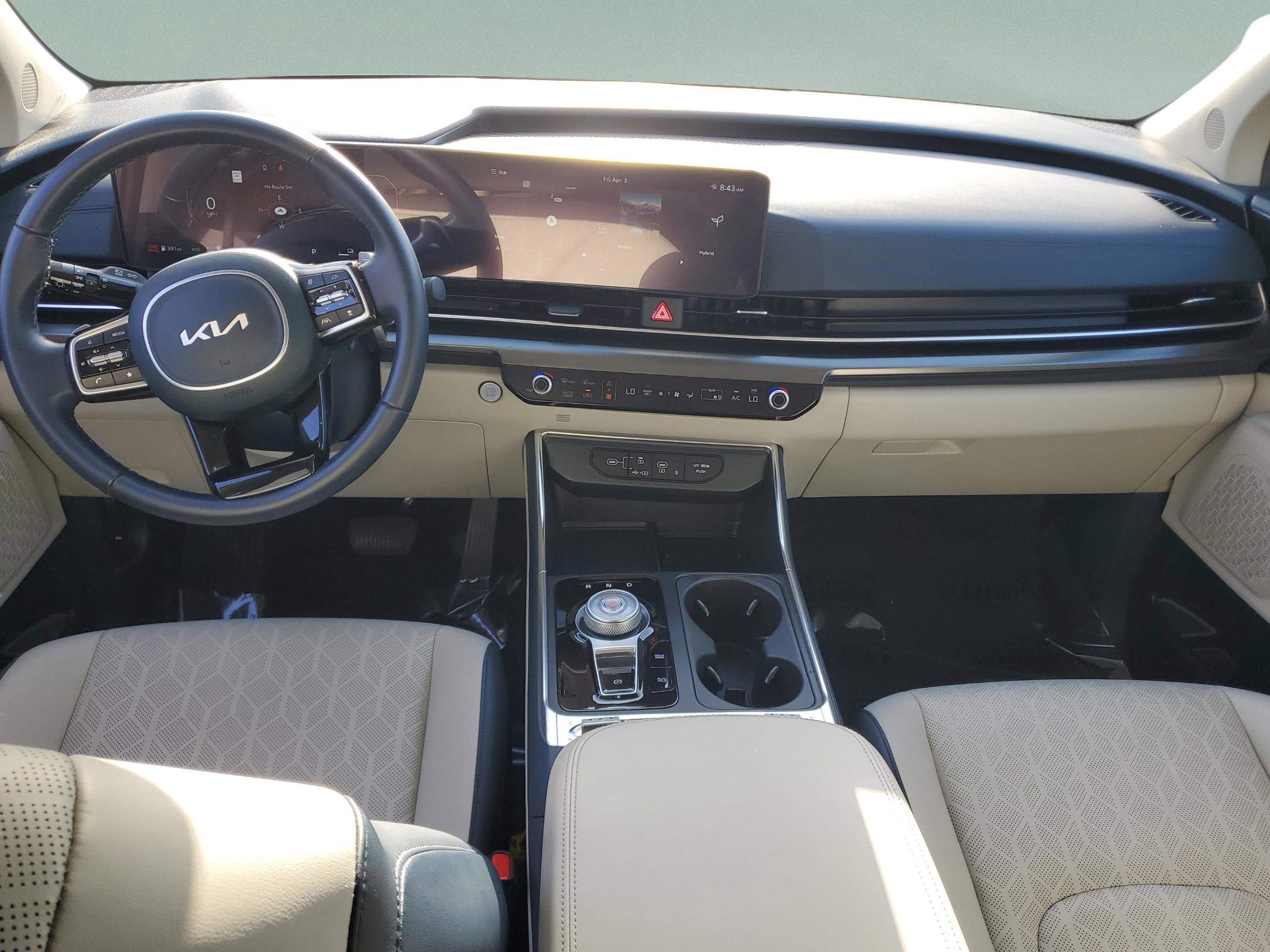 Certified 2025 Kia Carnival SX w/ SX Dark Edition Package image 10