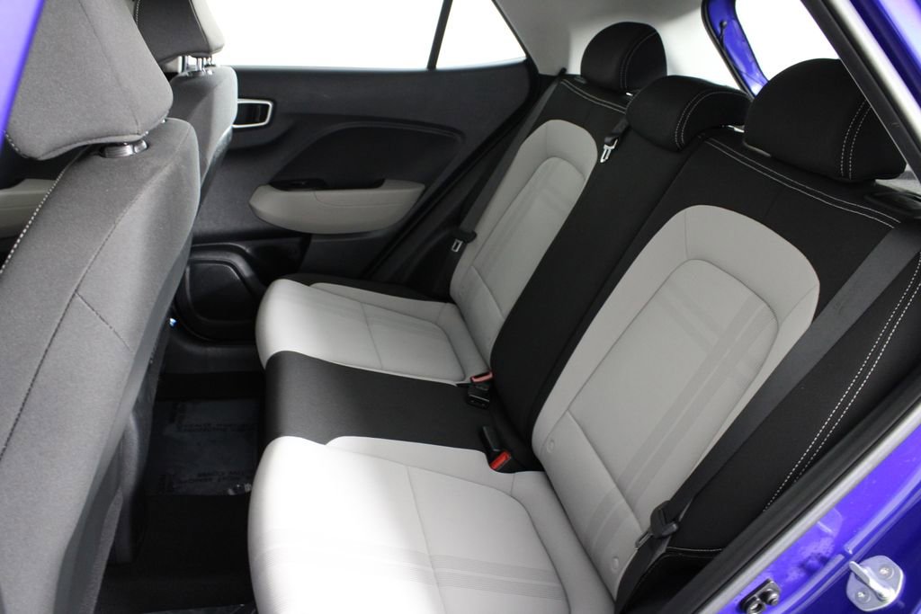 Certified 2023 Hyundai Venue SEL image 19
