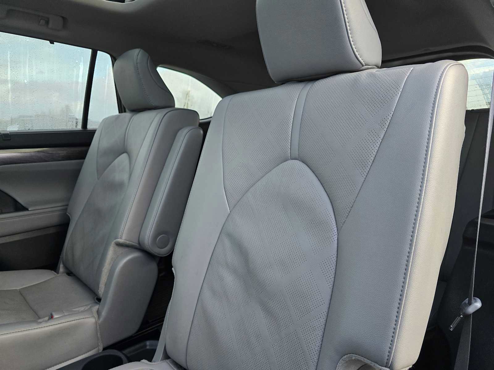 Used 2024 Toyota Highlander Platinum image 19