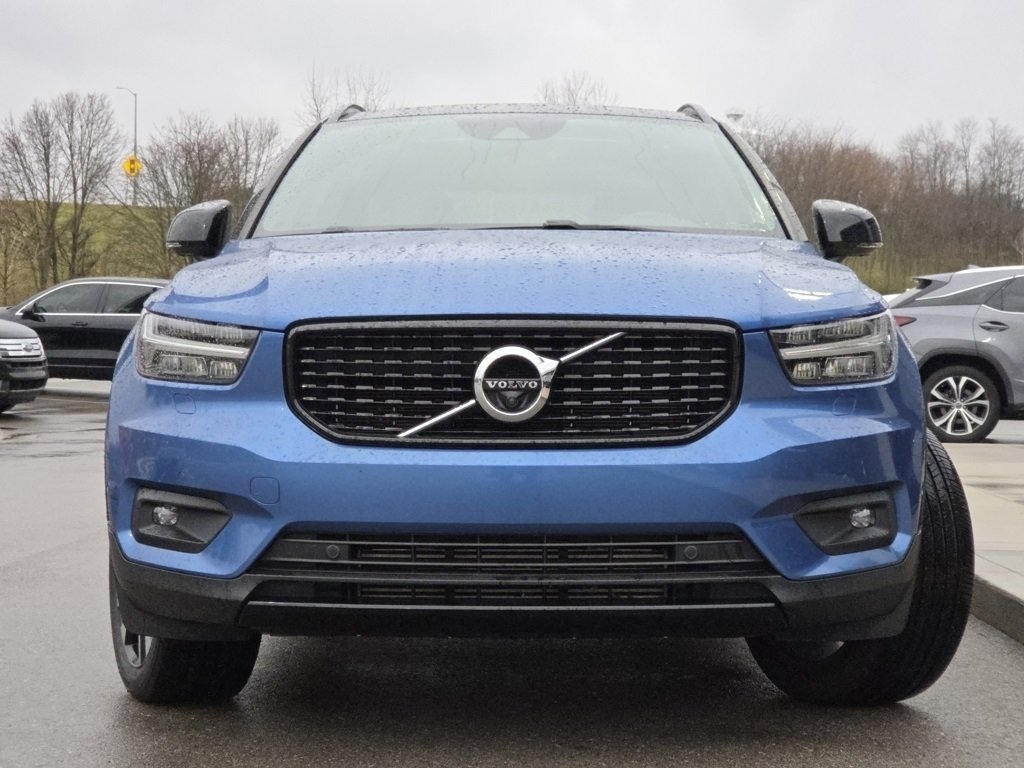 Used 2019 Volvo XC40 T5 R-Design image 3
