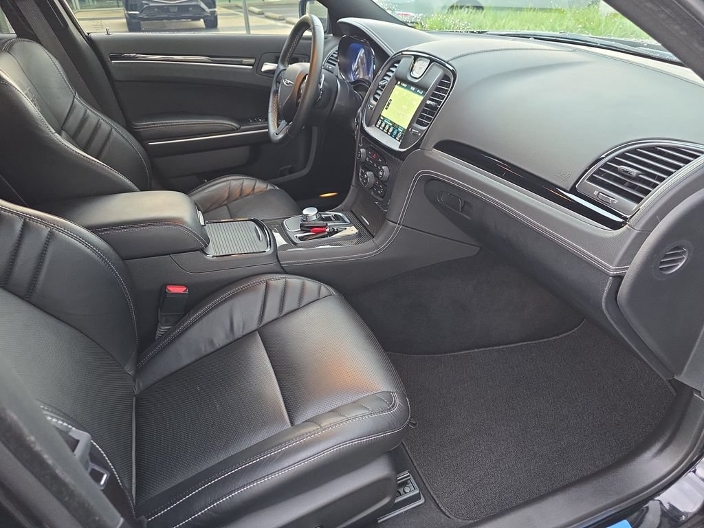 Used 2023 Chrysler 300 C RWD image 34