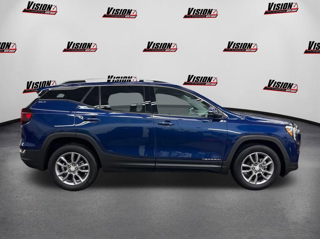 Used 2022 GMC Terrain SLT image 4
