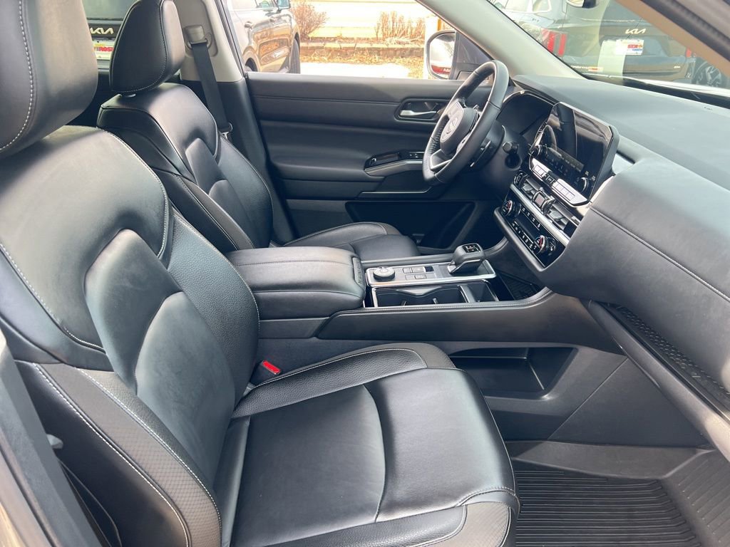 Certified 2024 Nissan Pathfinder SL image 20