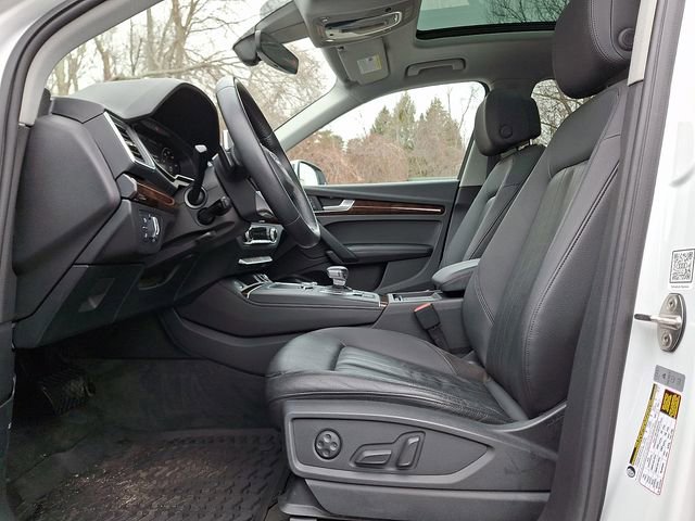 Used 2020 Audi Q5 e Premium Plus w/ Premium Plus Package image 16