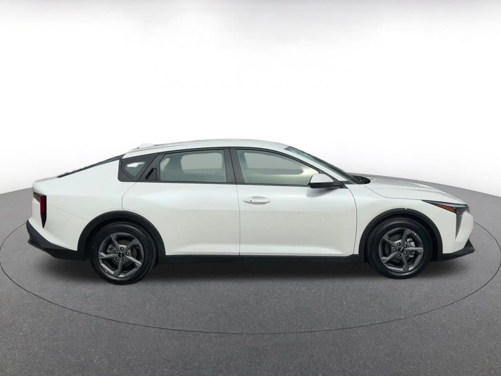 Used 2025 Kia K4 LXS image 16