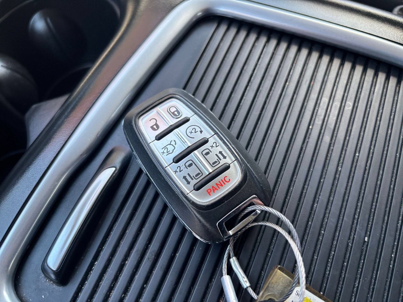 Used 2023 Chrysler Pacifica Touring-L FWD image 20