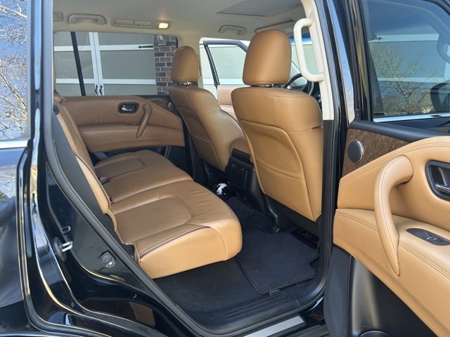 Used 2016 INFINITI QX80 Limited w/ All Season Package image 4