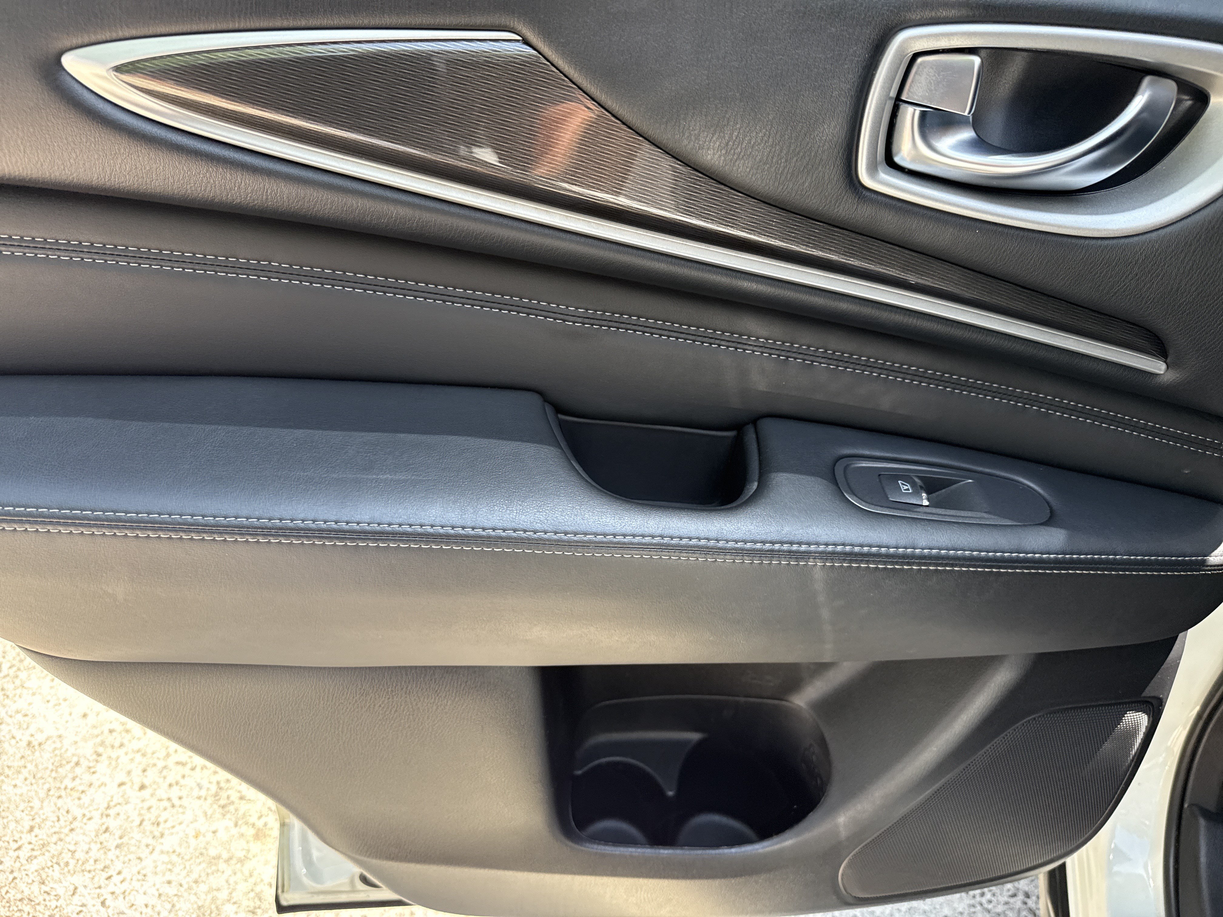 Used 2020 INFINITI QX60 Luxe w/ Essential Package FWD image 23