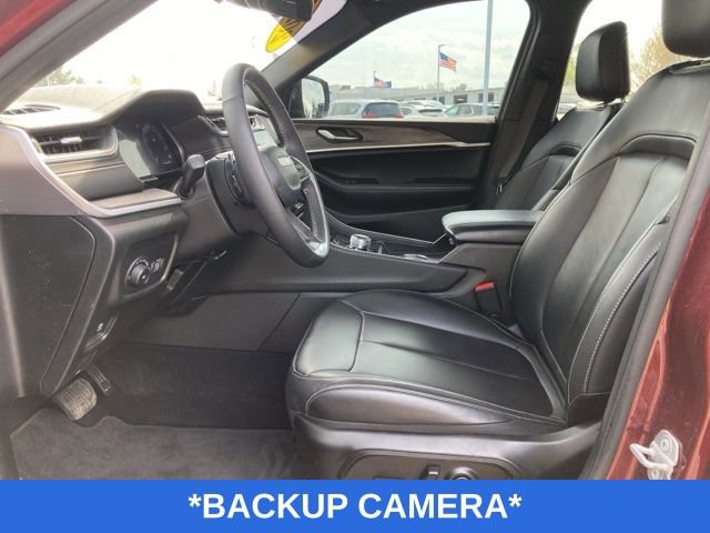 Used 2025 Jeep Grand Cherokee L Limited w/ Black Appearance Package AWD/4WD image 10