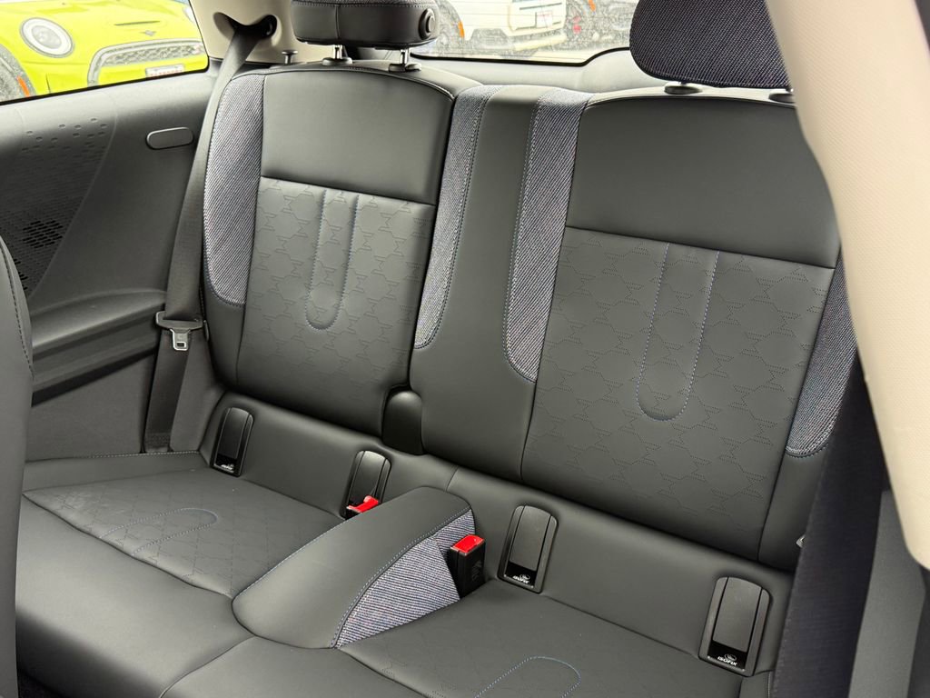 Certified 2025 MINI Cooper 2-Door Hardtop FWD image 19