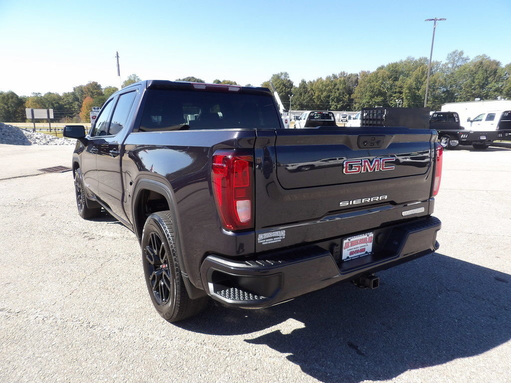Used 2022 GMC Sierra 1500 Elevation RWD image 5