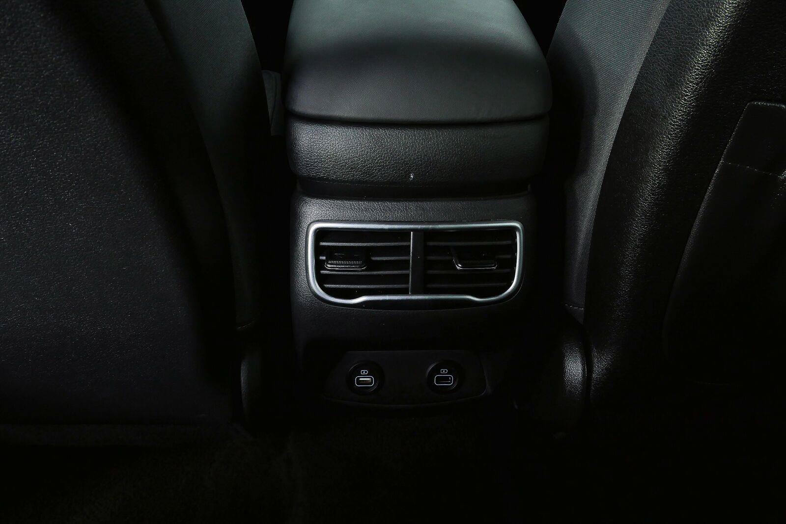 Used 2023 Hyundai Santa Fe SEL AWD/4WD image 16