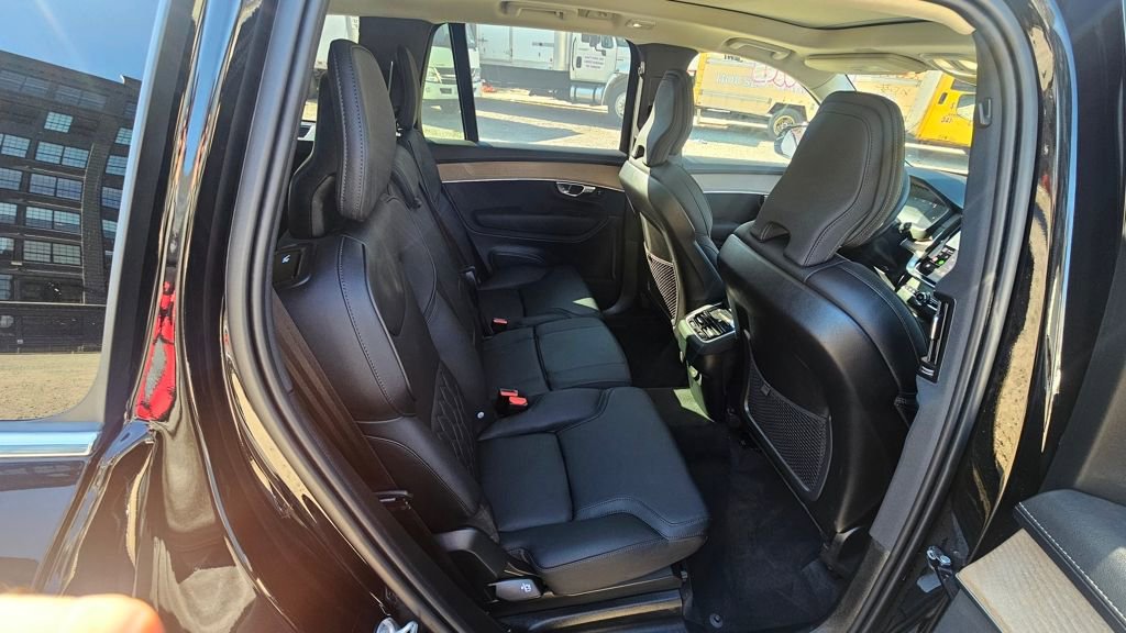 Certified 2025 Volvo XC90 B6 Plus image 10
