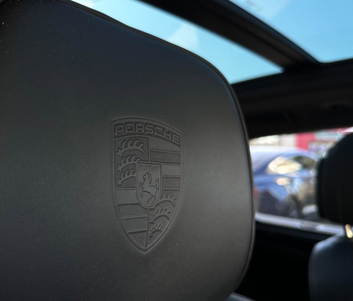 Used 2022 Porsche Macan S w/ Premium Package Plus image 21