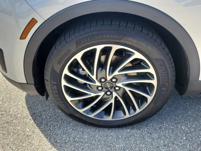 Certified 2019 Lincoln Nautilus Reserve w/ Cargo Utility Package image 8