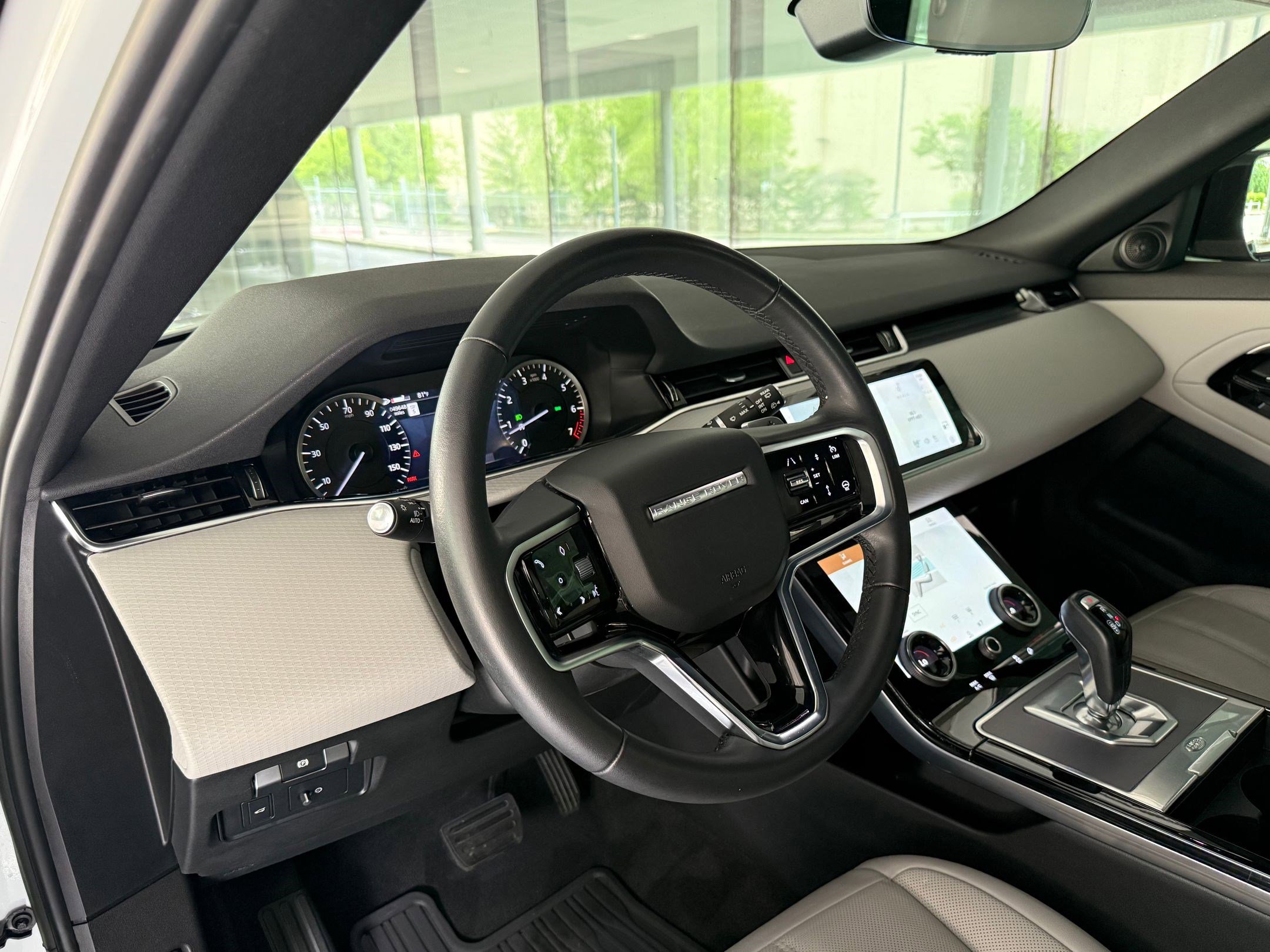 Used 2023 Land Rover Range Rover Evoque S AWD/4WD image 4