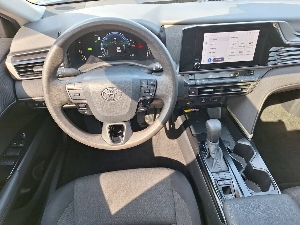 Used 2025 Toyota Camry LE w/ Convenience Package FWD image 9