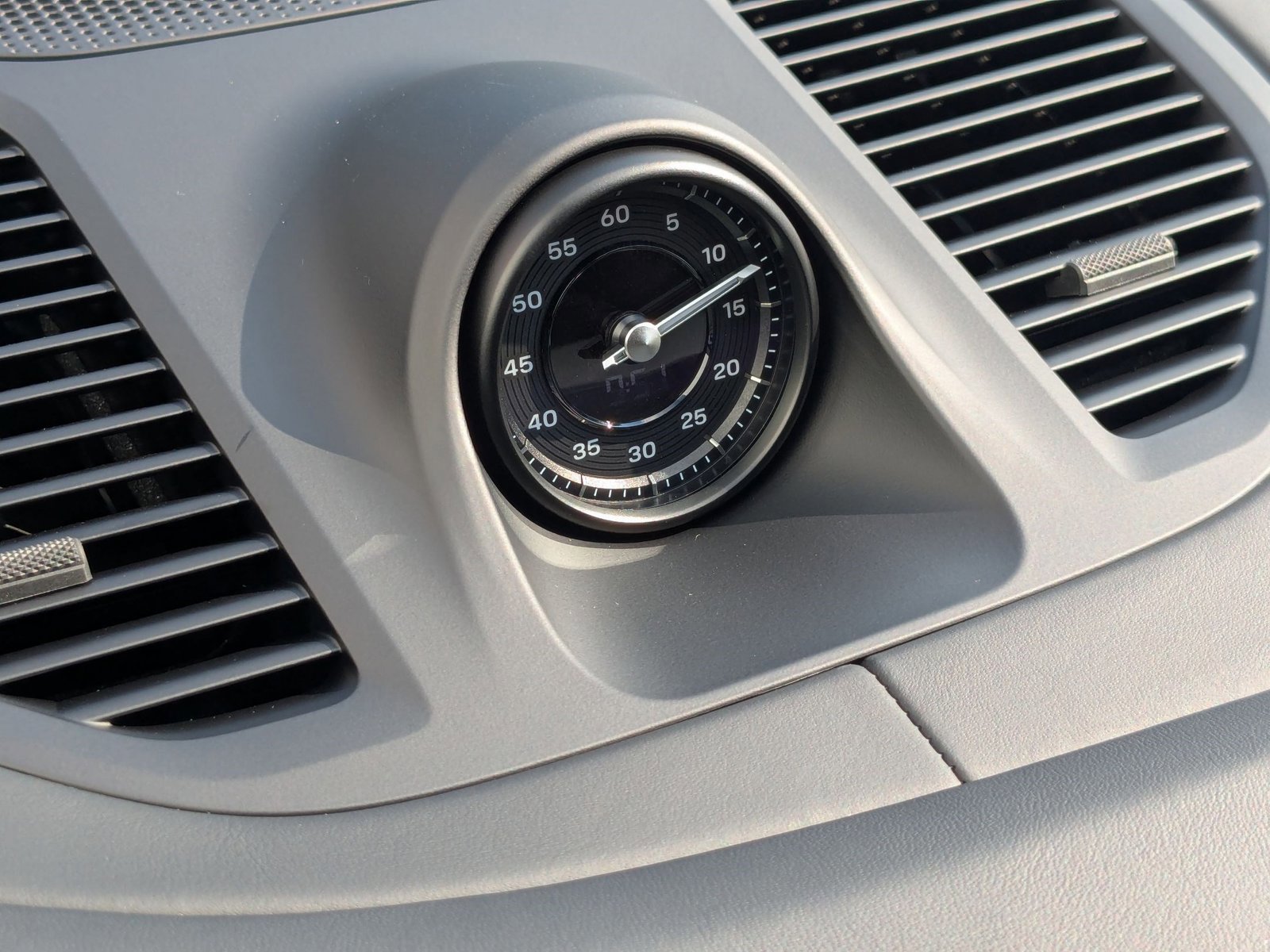 New 2026 Porsche Cayenne S image 21