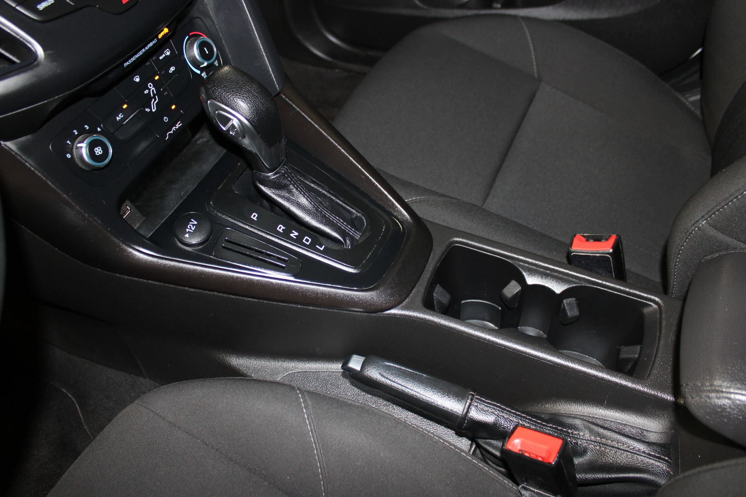 Used 2018 Ford Focus SE FWD image 19