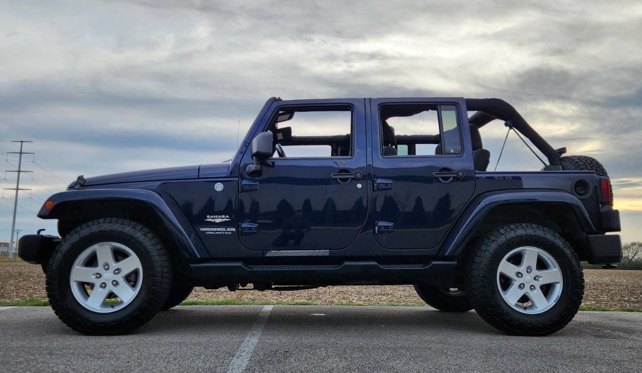 Used 2013 Jeep Wrangler Unlimited Sahara image 2