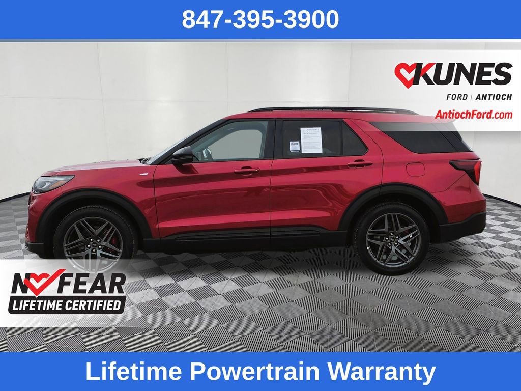 Used 2025 Ford Explorer ST-Line w/ ST-Line Street Pack image 4