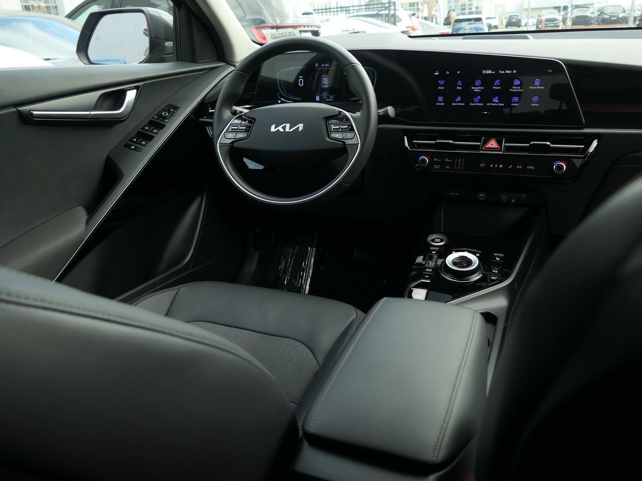 Used 2025 Kia Niro EX image 24