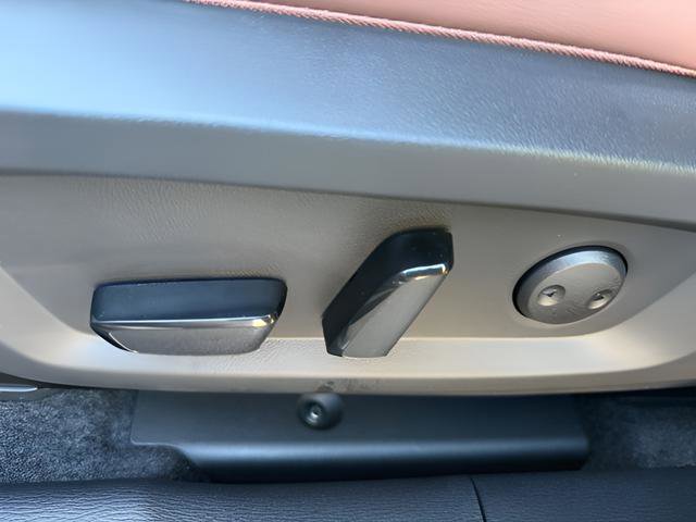 New 2026 Mitsubishi Outlander SEL image 10