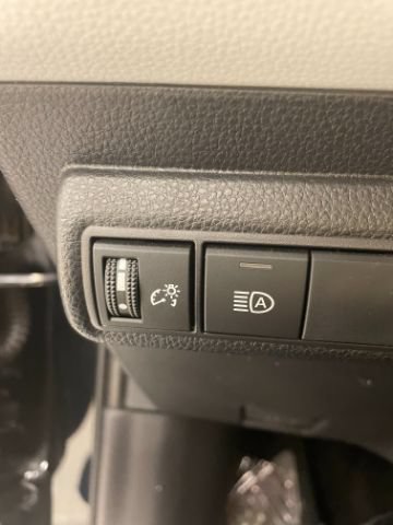 Used 2025 Toyota Corolla SE FWD image 14