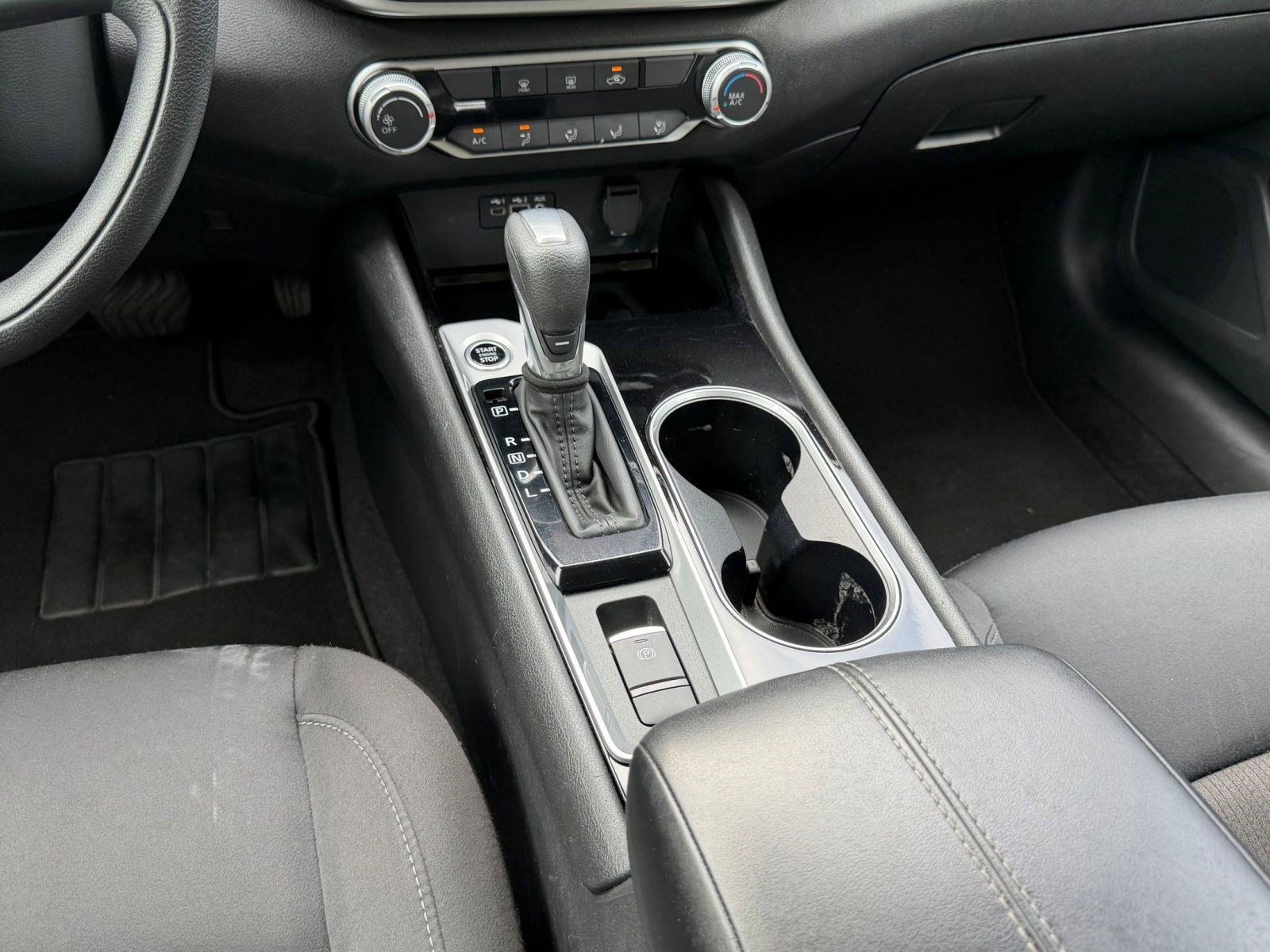 Used 2024 Nissan Altima 2.5 SV AWD/4WD image 16