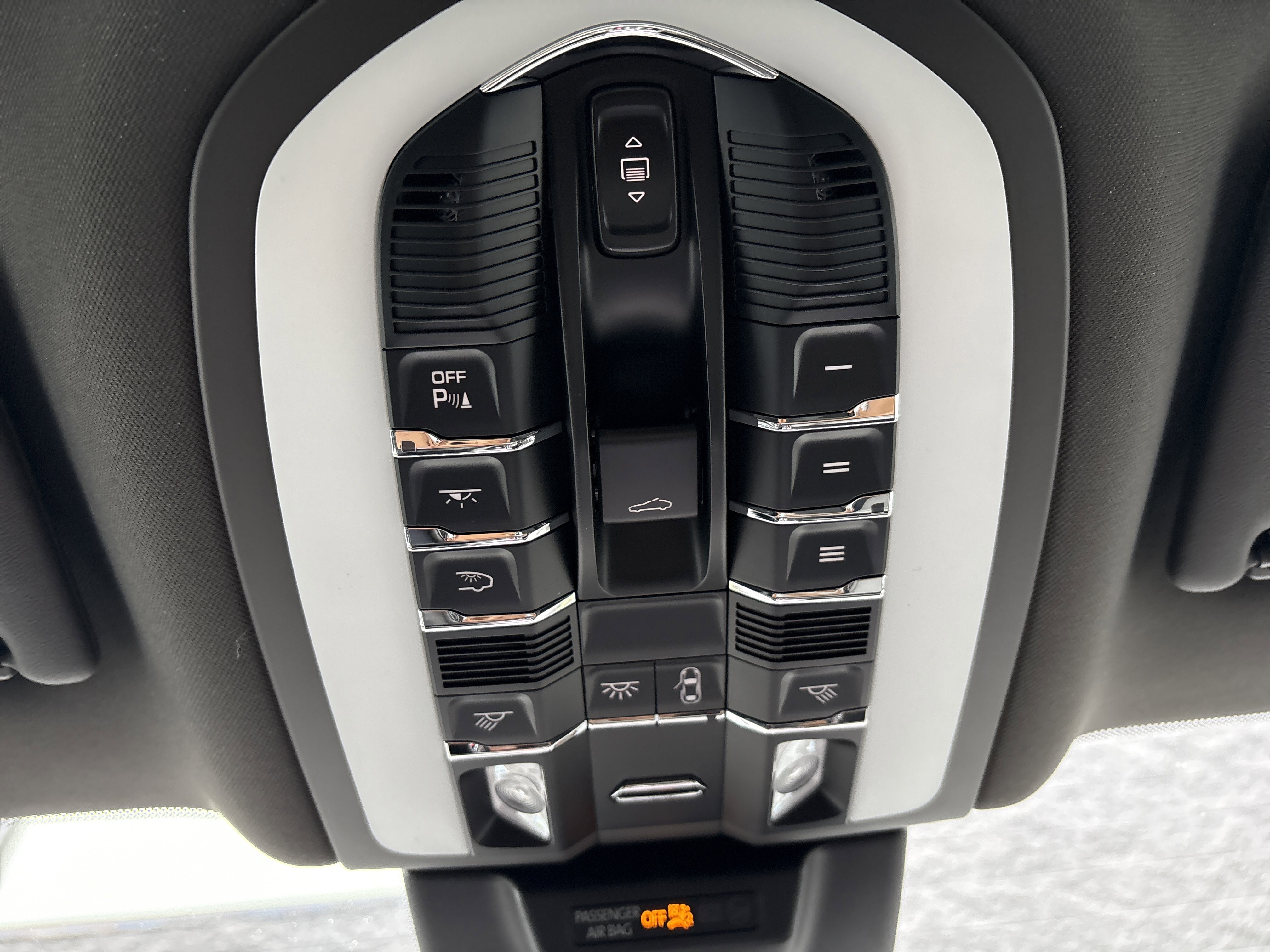 Certified 2025 Porsche Macan image 23